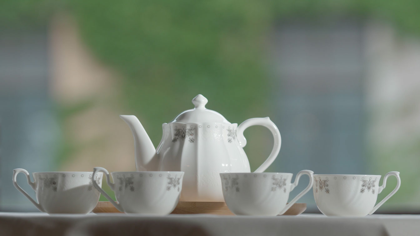 中秋骨瓷茶具:唯爱和健康不可等待